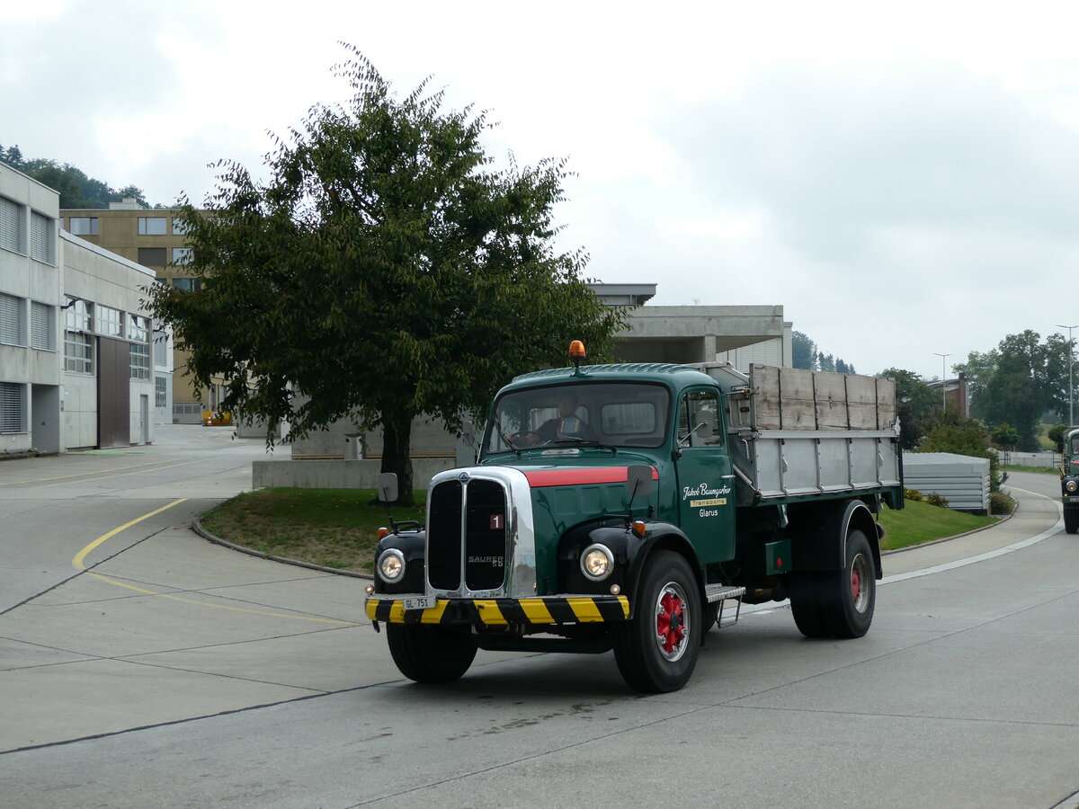 (239'562) - Baumgartner, Glarus - Nr. 1/GL 751 - Saurer am 27. August 2022 in Oberkirch, CAMPUS Sursee