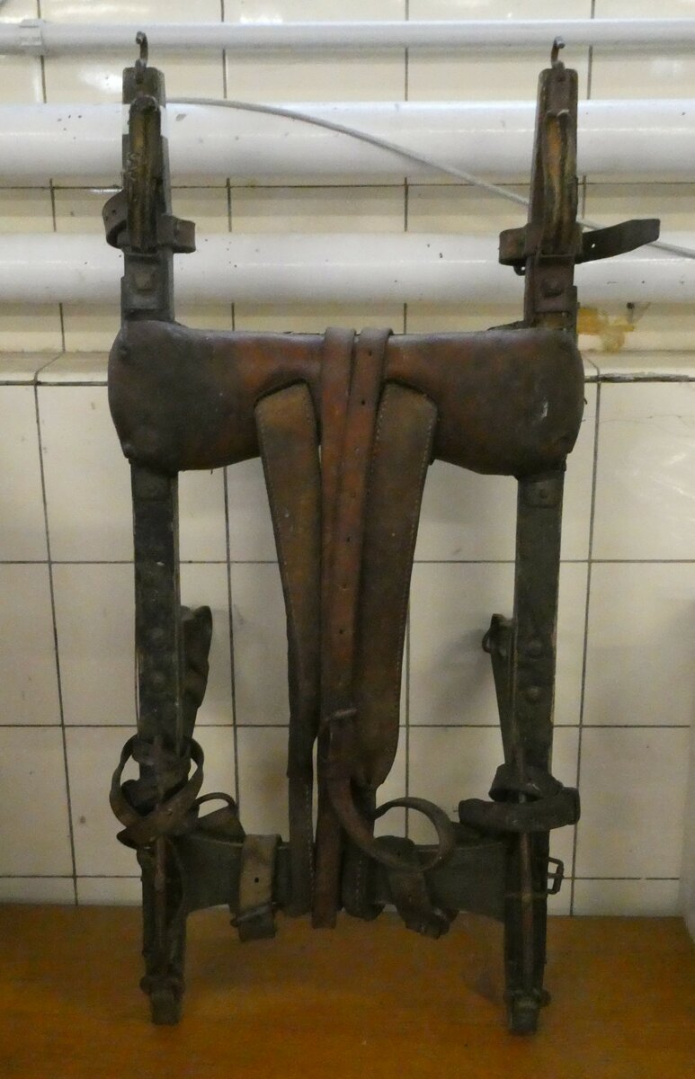 (239'904) - Altes Milit�r-R�f am 30. August 2022 im BrockiShop Thun