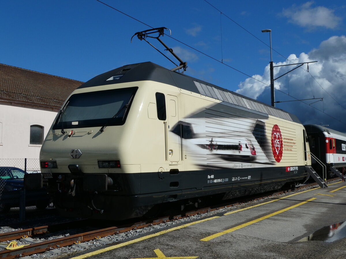 (240'546) - SBB-Lokomotive - Nr. 460'019-3 - am 2. Oktober 2022 in Yverdon, D�p�t