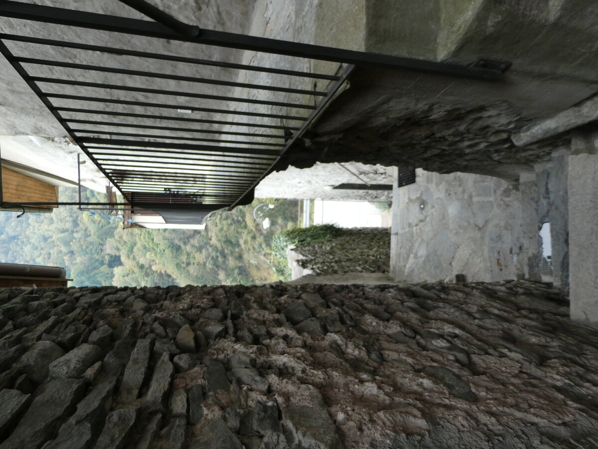 (241'354) - Schmale Gasse am 14. Oktober 2022 in Intragna