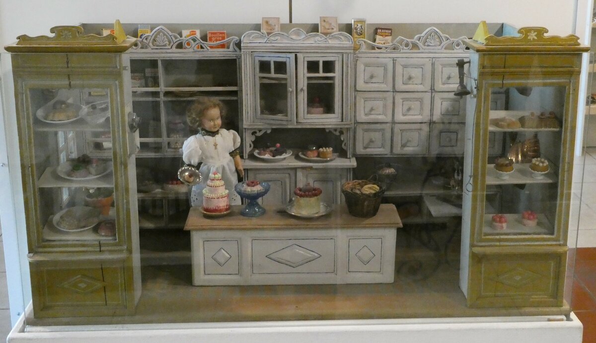 (241'542) - Confiserieladen am 18. Oktober 2022 in Spiez, Spielzeugmuseum