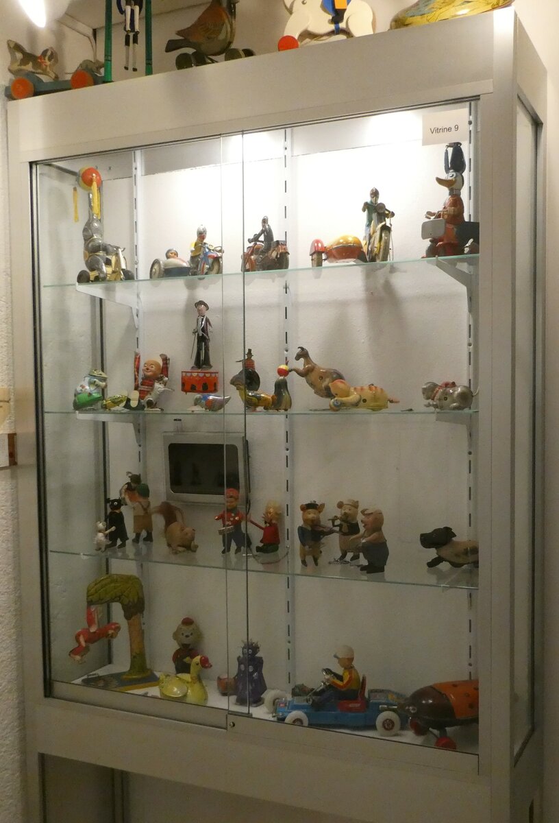 (241'558) - Blechspielsachen am 18. Oktober 2022 in Spiez, Spielzeugmuseum