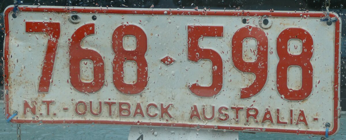 (242'139) - Autonummer aus Australien - 768-598 - am 5. November 2022 beim Bahnhof Interlaken Ost