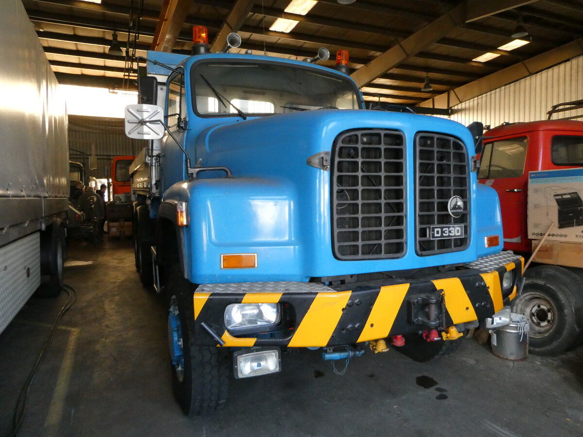 (243'141) - Locher, Z�rich - Saurer am 26. November 2022 in Wetzikon, Z�rcherstrasse