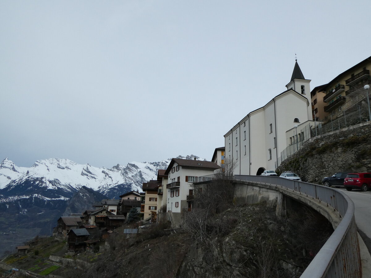 (245'028) - Kirche und Dorf am 14. Januar 2023 in Is�rables