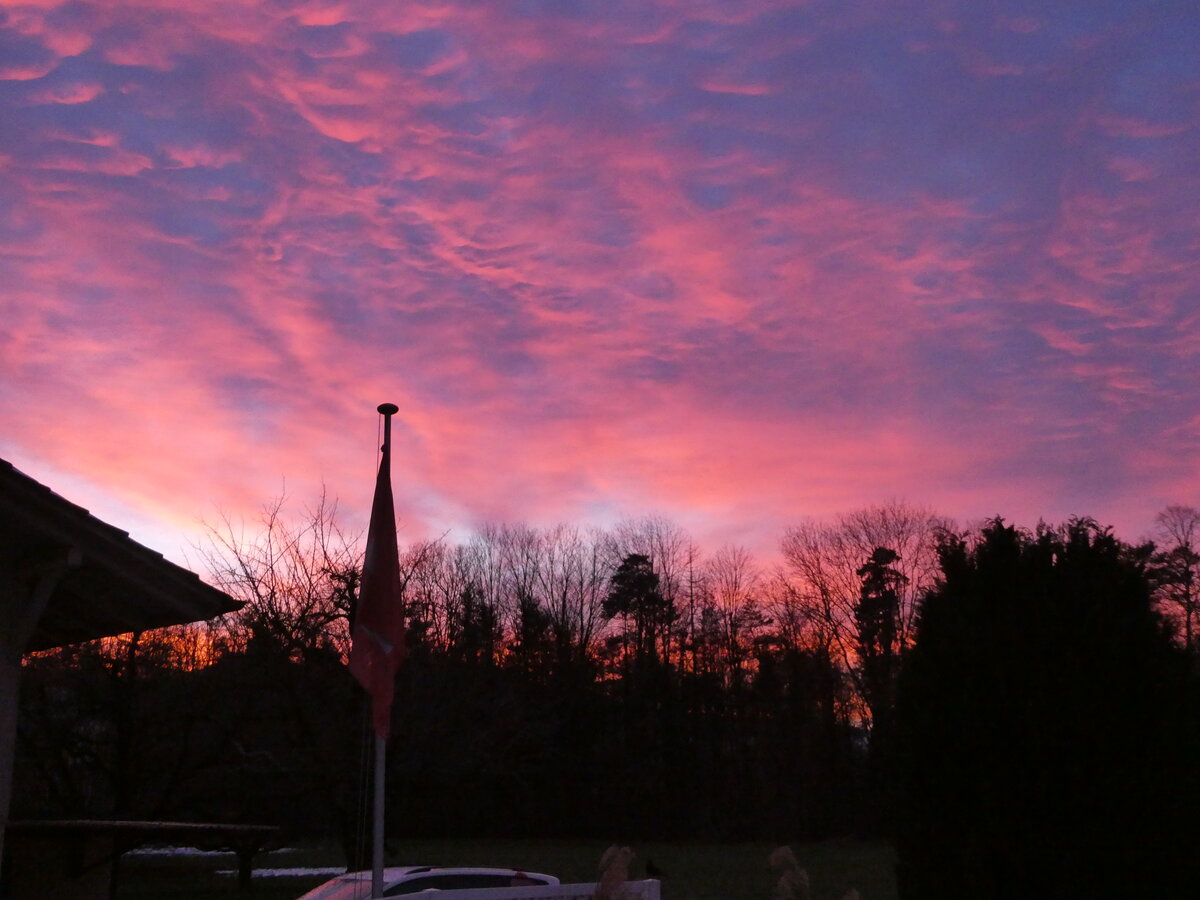 (245'780) - Abendrot am 3. Februar 2023 in Thun-Lerchenfeld