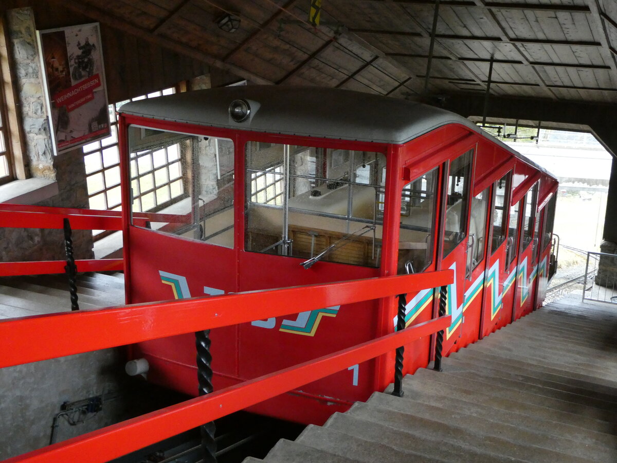 (247'109) - Die Treib-Seelisberg-Bahn - Nr. 1 - am 10. M�rz 2023 in der Bergstation Seelisberg