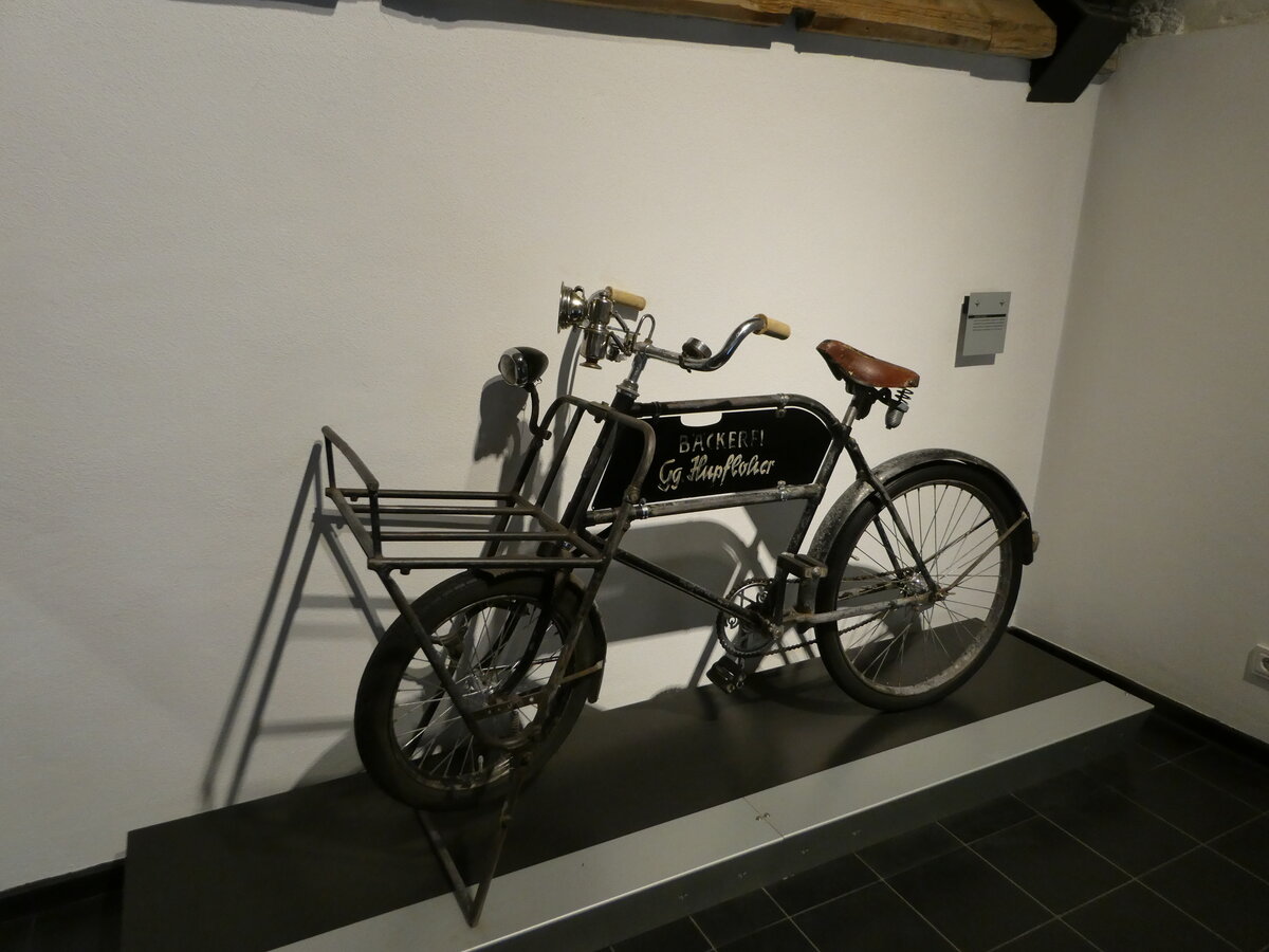 (251'003) - G�ricke Transport-Fahrrad am 4. Juni 2023 in Dingolfing, Industriemuseum