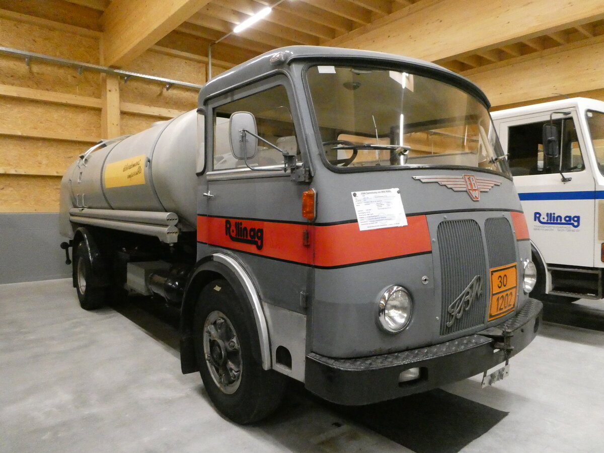 (251'280) - R�llin, Hirzel - FBW am 10. Juni 2023 in N�fels, FBW-Museum