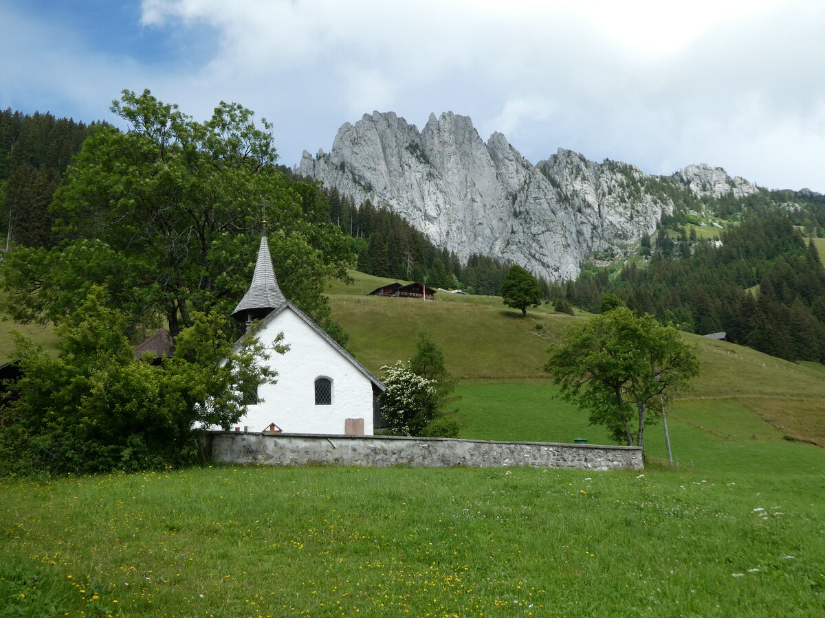 (252'182) - Das Kirchlein Abl�ndschen am 1. Juli 2023