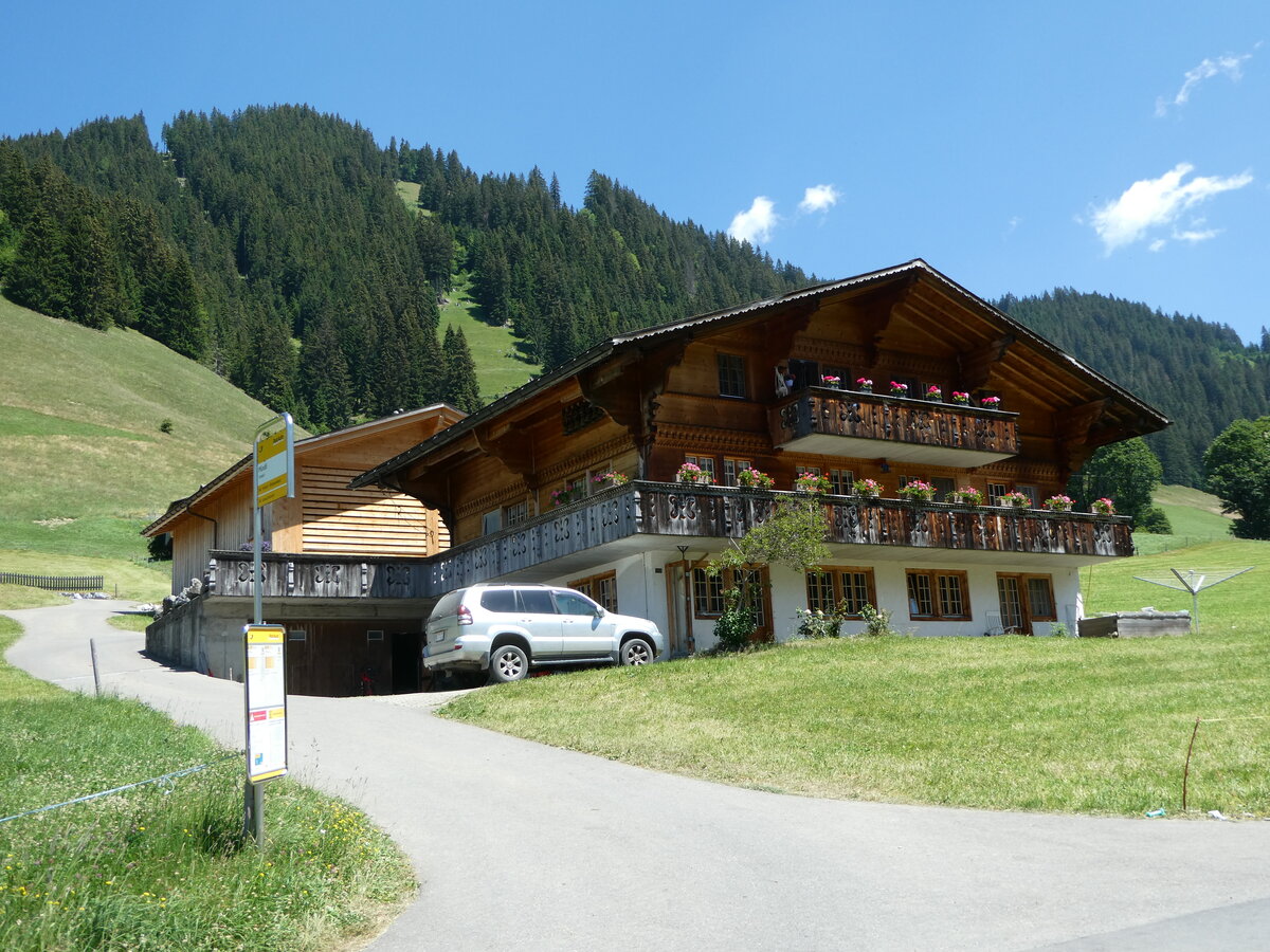 (252'621) - Blumenbeschm�cktes Haus am 11. Juli 2023 in Turbach