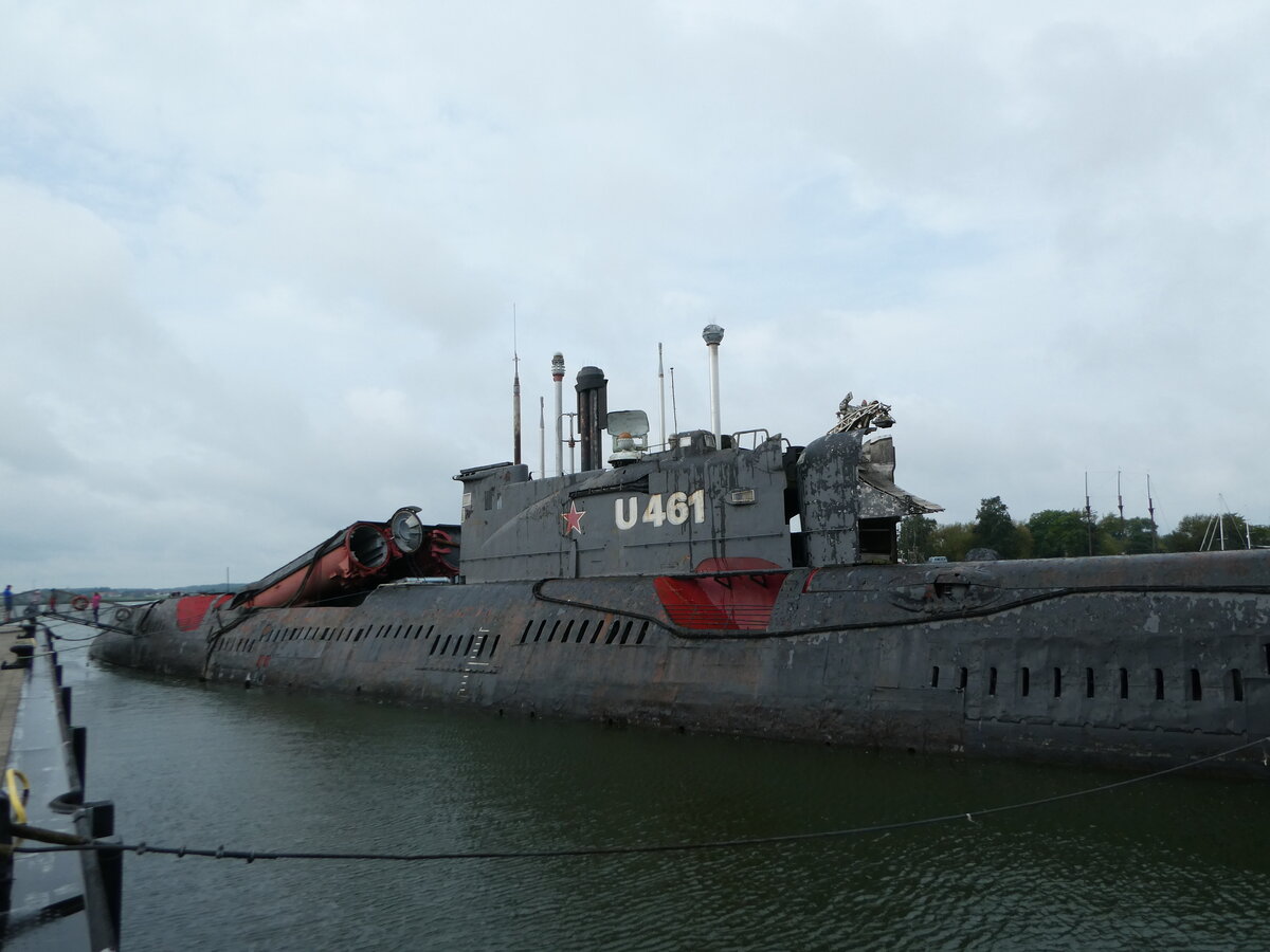 (254'430) - Sowjetisches U-Boot - U 461 - auf dem Peenestrom am 31. August 2023 in Peenem�nde