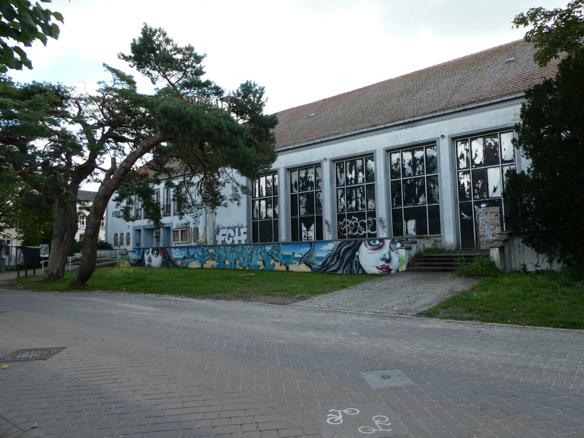 (254'480) - Ehemaliges Kino aus der DDR-Zeit am 31. August 2023 in Ahlbeck