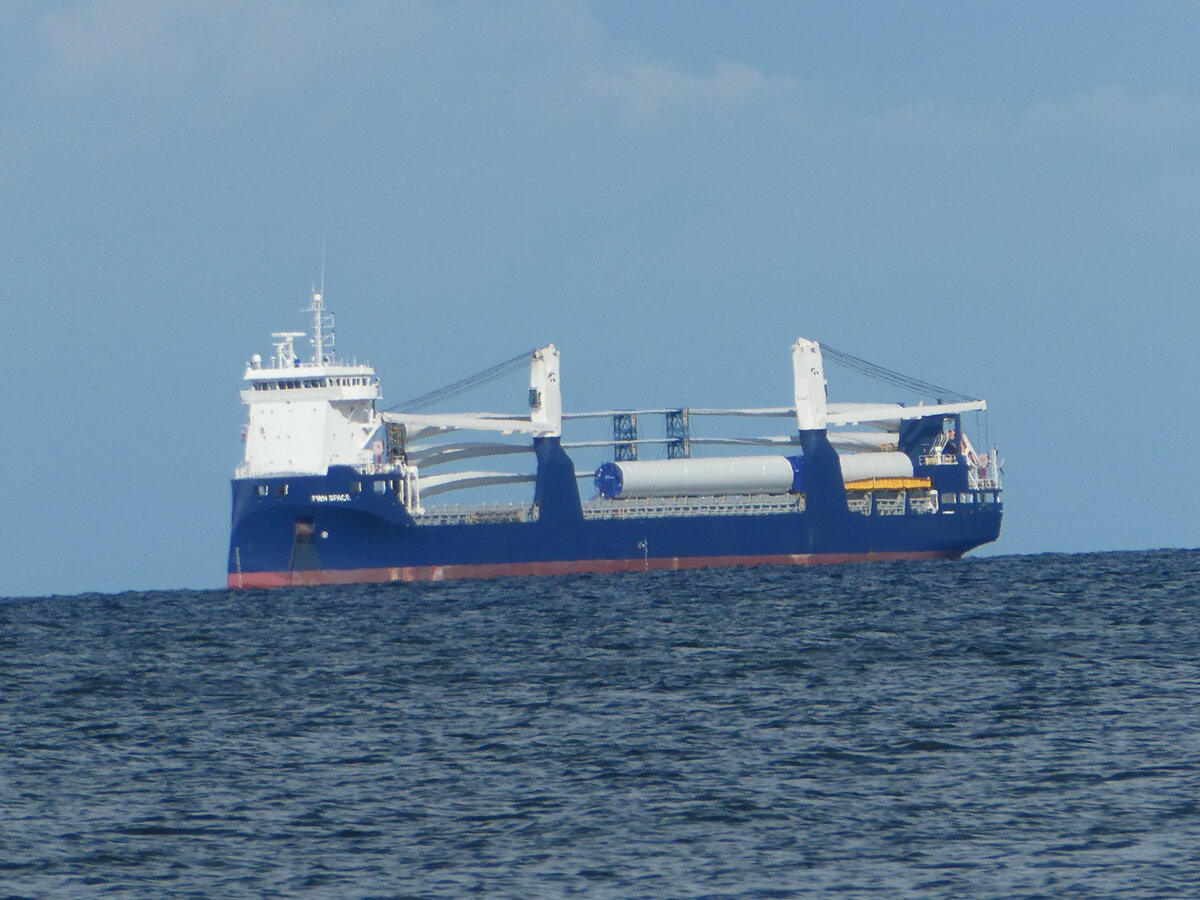 (254'484) - Frachtschiff auf der Ostsee am 31. August 2023 vor Ahlbeck