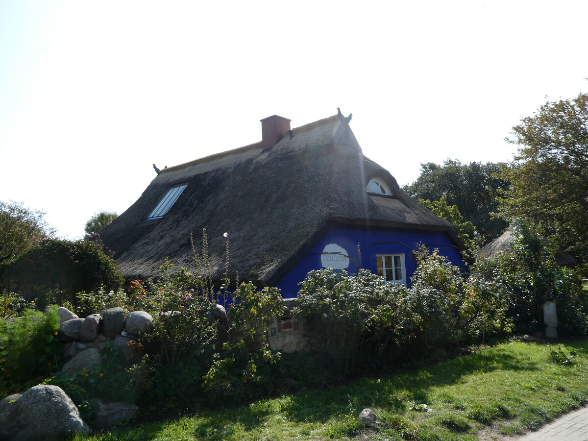 (254'633) - Blaue Scheune am 2. September 2023 in Vitte