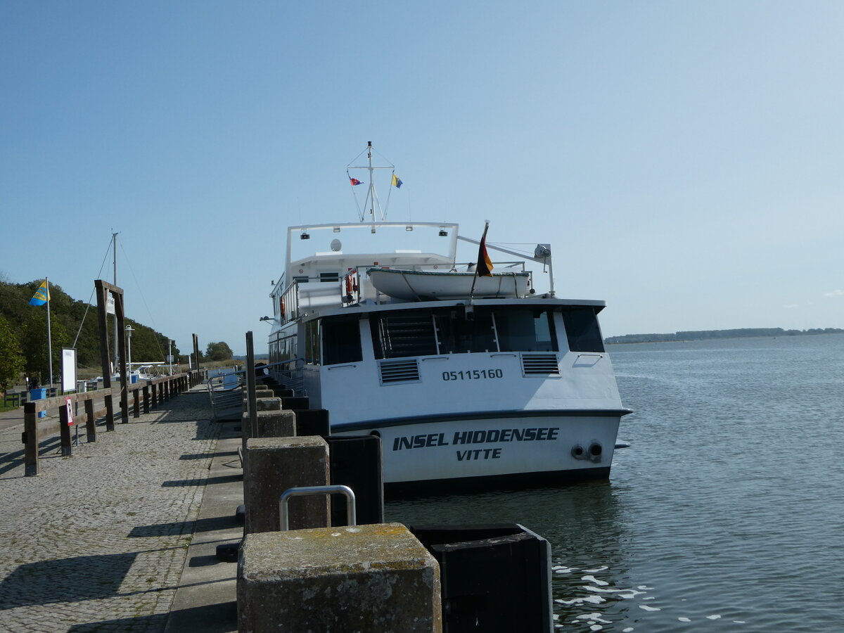 (254'661) - Motorschiff Insel Hiddensee Vitte am 2. September 2023 im Hafen von Kloster