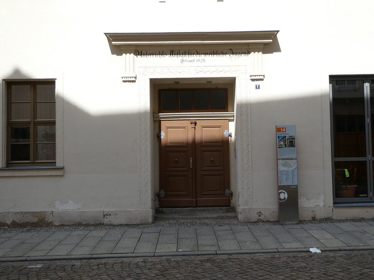 (254'731) - T�re der Unterrichts Anstalt f�r die weibliche Jugend - Erbaut 1824 - am 3. September 2023 in Wittenberg
