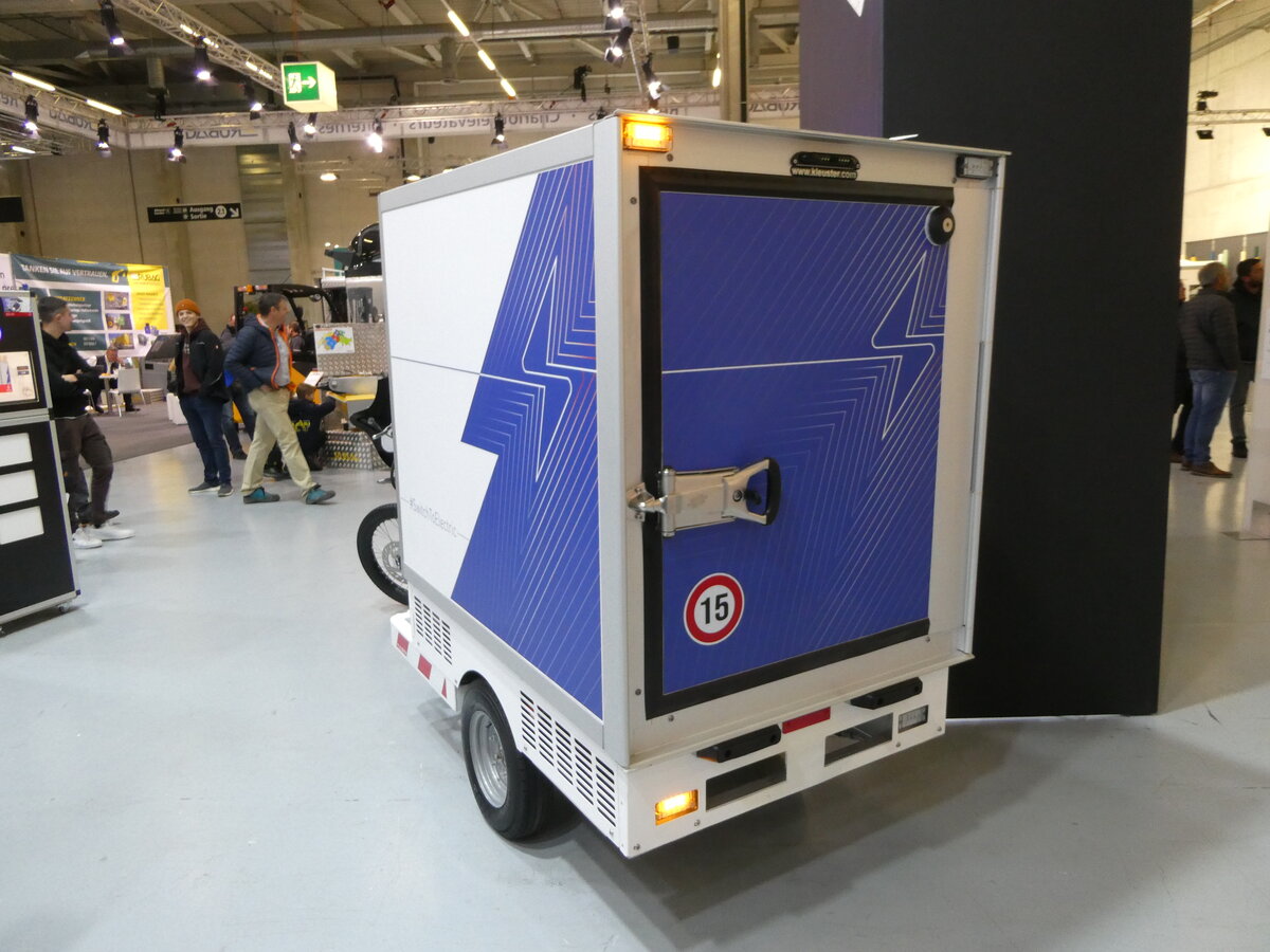 (256'929) - Elektrisches Transport-Velo am 11. November 2023 in Bern, transport.ch