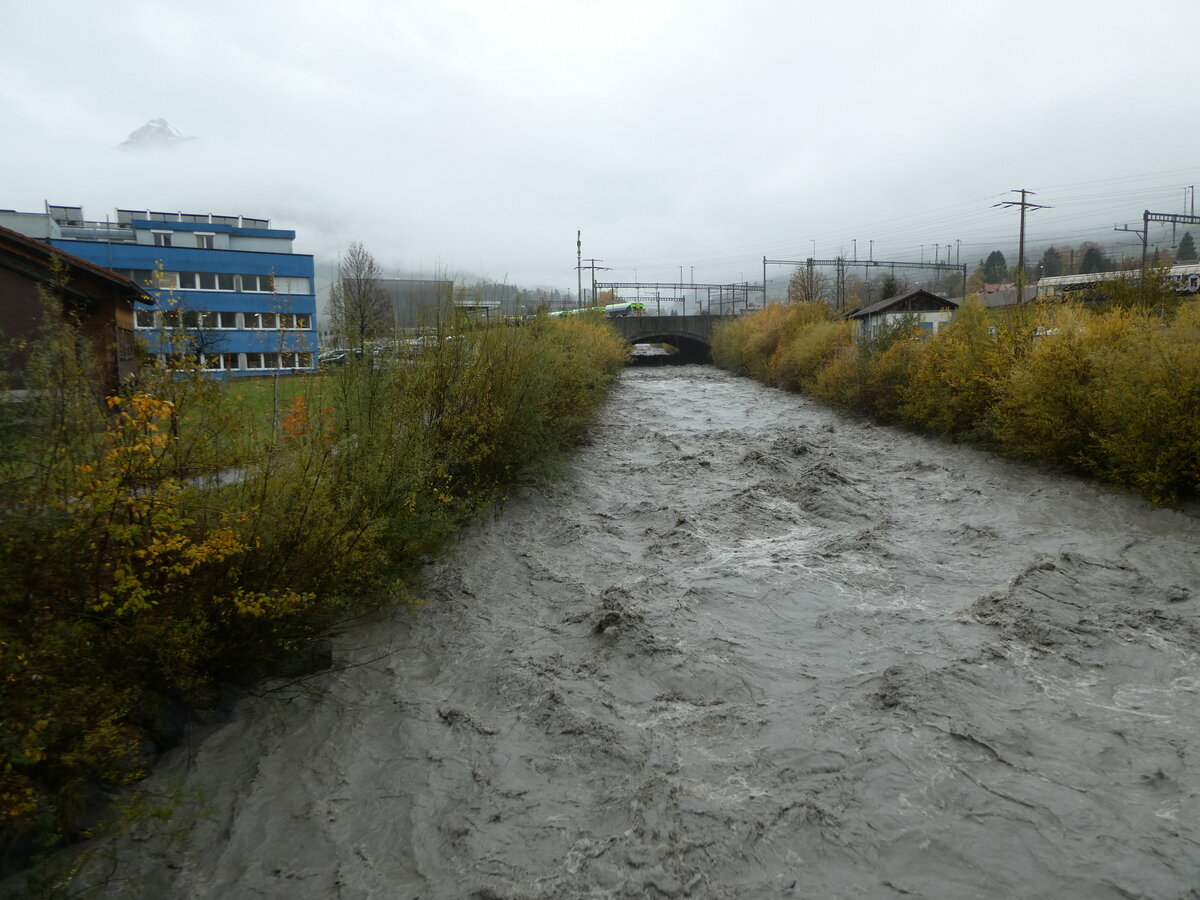 (256'998) - Die Kander nach starkem Regen am 14. November 2023 bei Frutigen