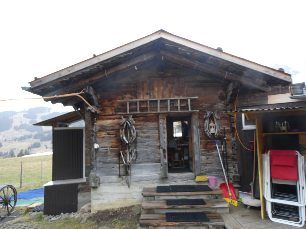 (259'522) - R�ckseite des �ltesten Geb�ude aus dem Jahr 1643 am 22. Februar 2024 in Adelboden, Burriszun