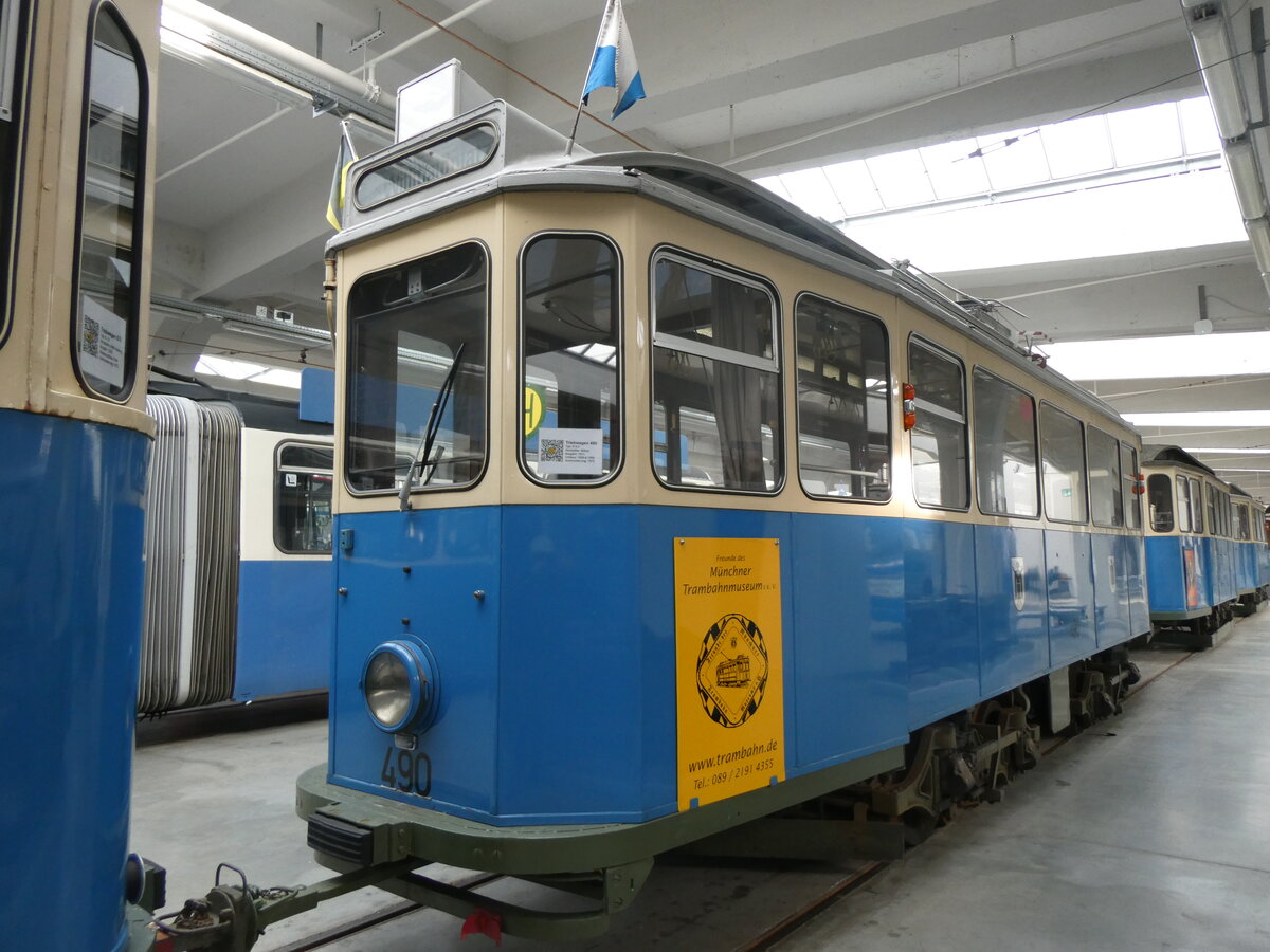 (261'276) - MVG-Tram - Nr. 490 - am 13. April 2024 in M�nchen, MVG-Museum