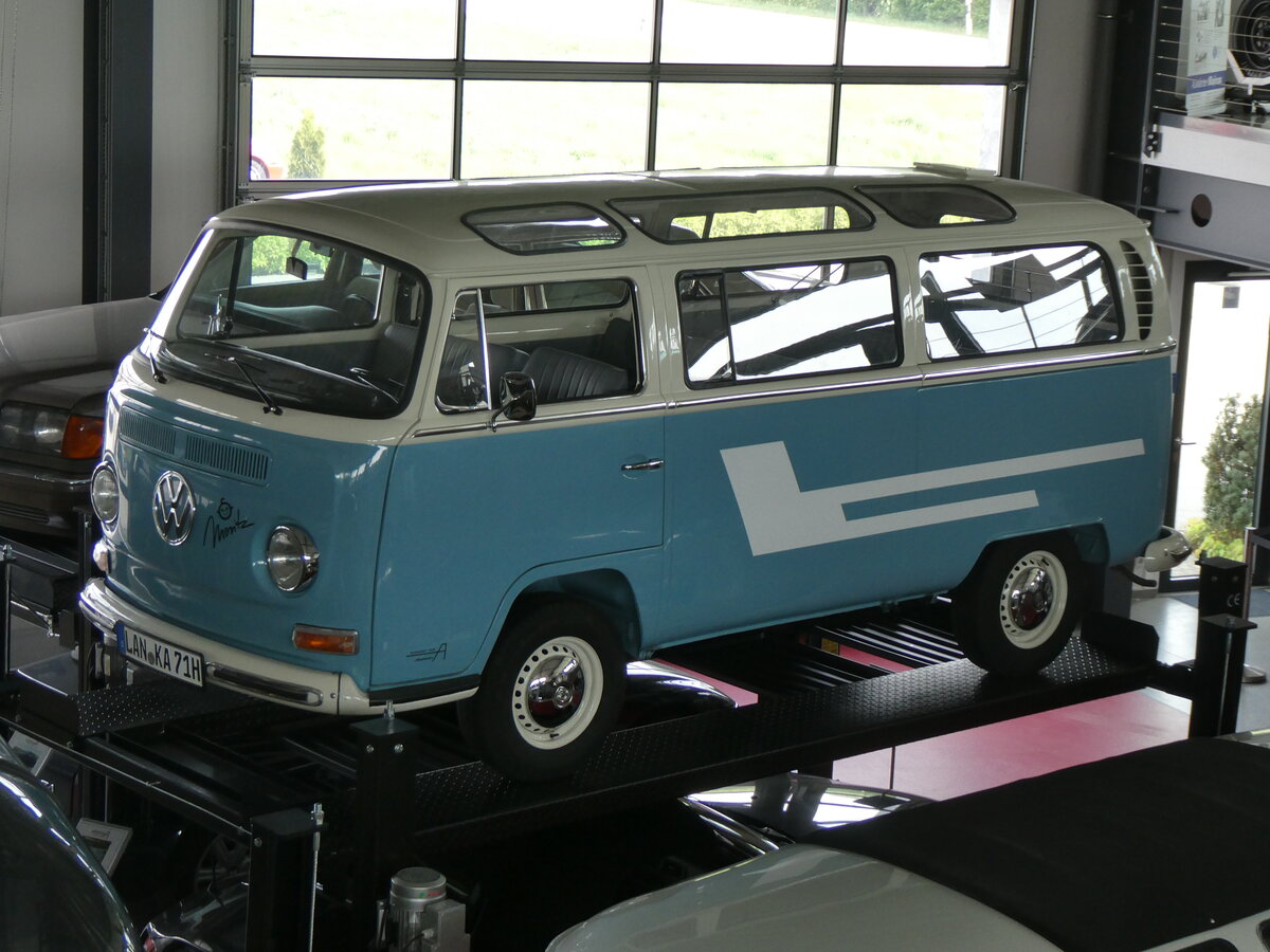 (261'394) - VW-Bus - LAN-KA 71H - am 14. April 2024 in Pilsting, Auw�rter Automobil-Park