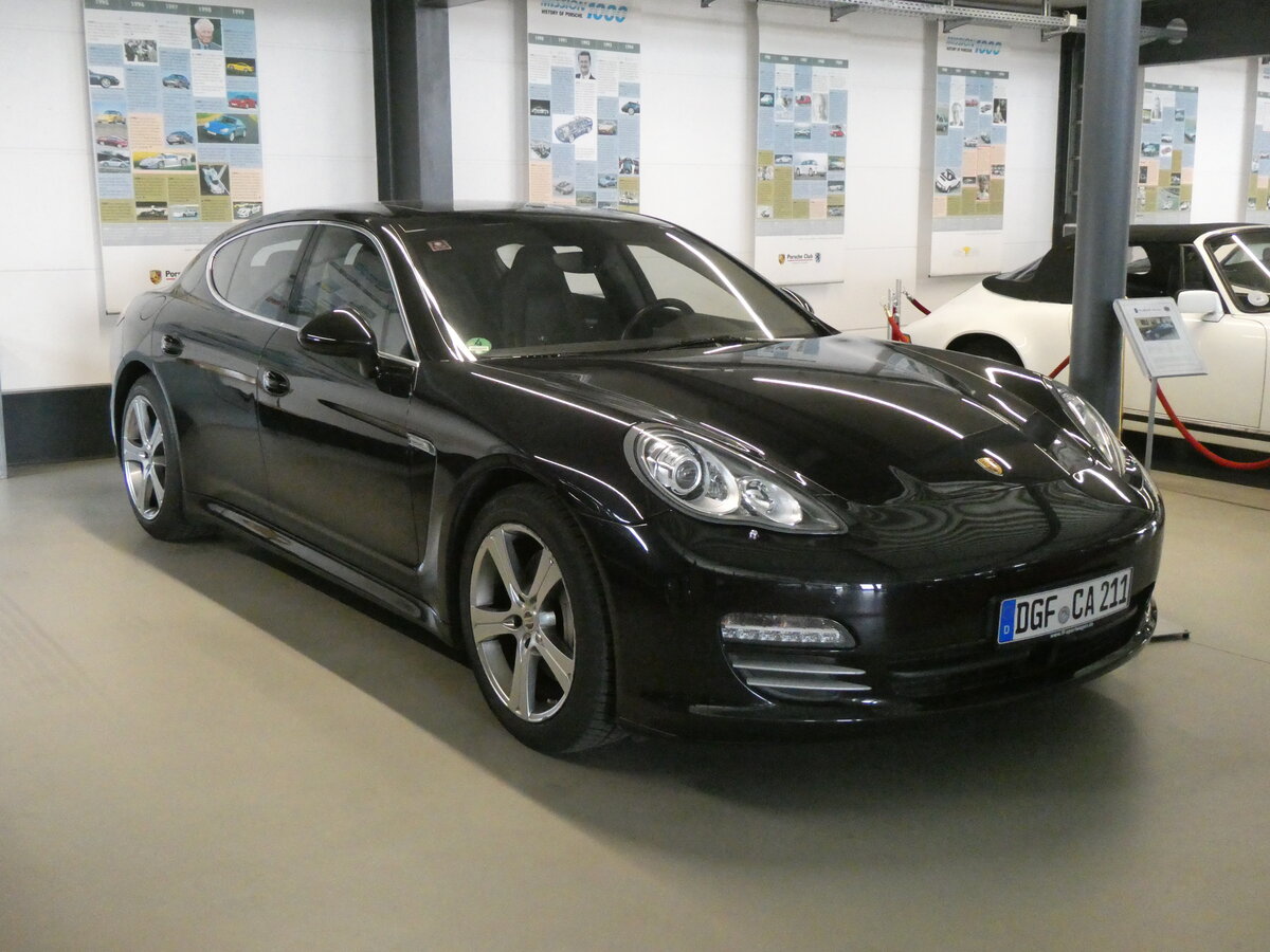 (261'416) - Porsche - DGF-CA 211 - am 14. April 2024 in Pilsting, Auw�rter Automobil-Park 