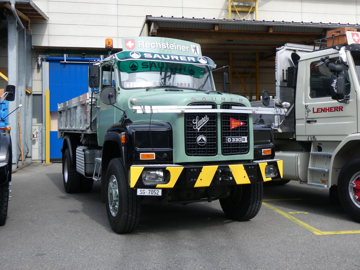 (261'901) - Rechsteiner - SG 7052 - Saurer am 4. Mai 2024 in Attikon, Wegm�ller