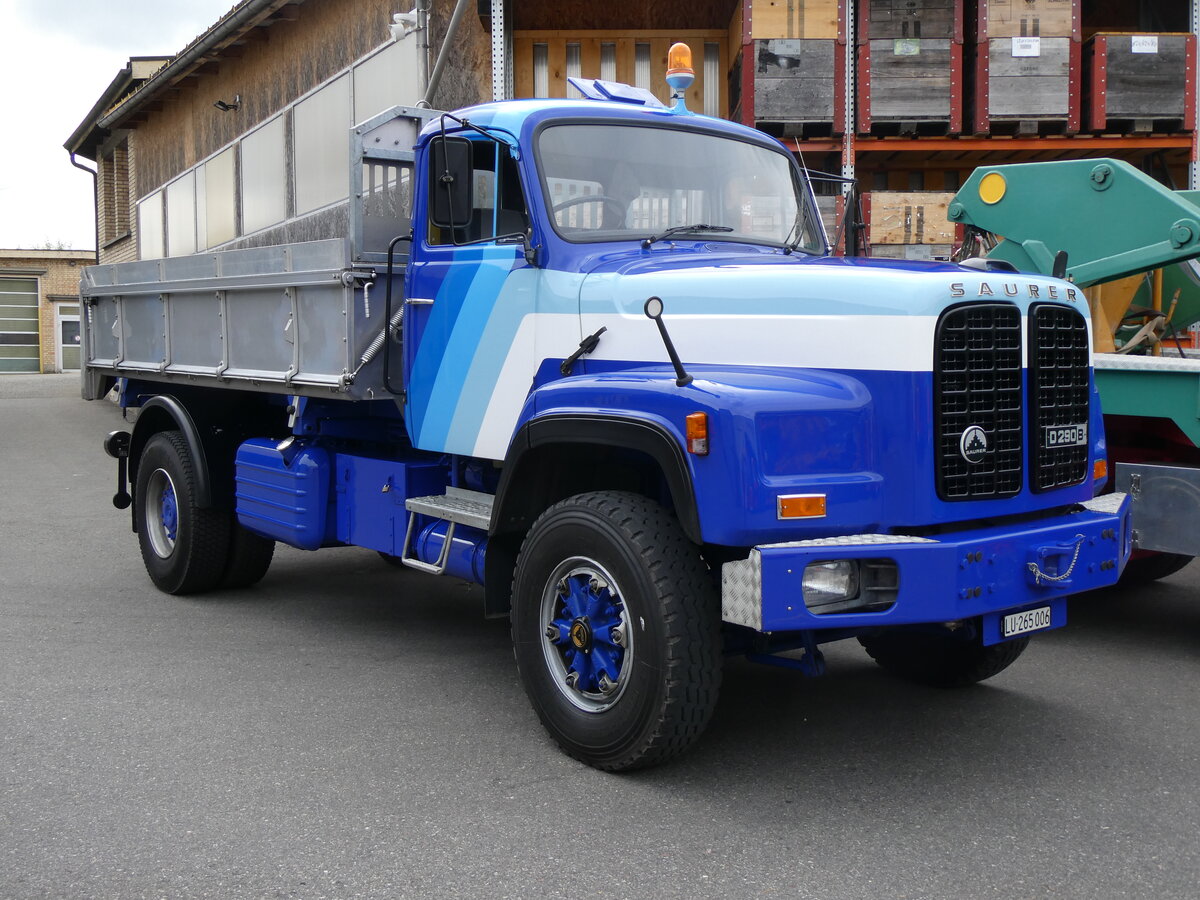 (261'921) - Saurer - LU 265'006 - am 4. Mai 2024 in Attikon, Wegm�ller