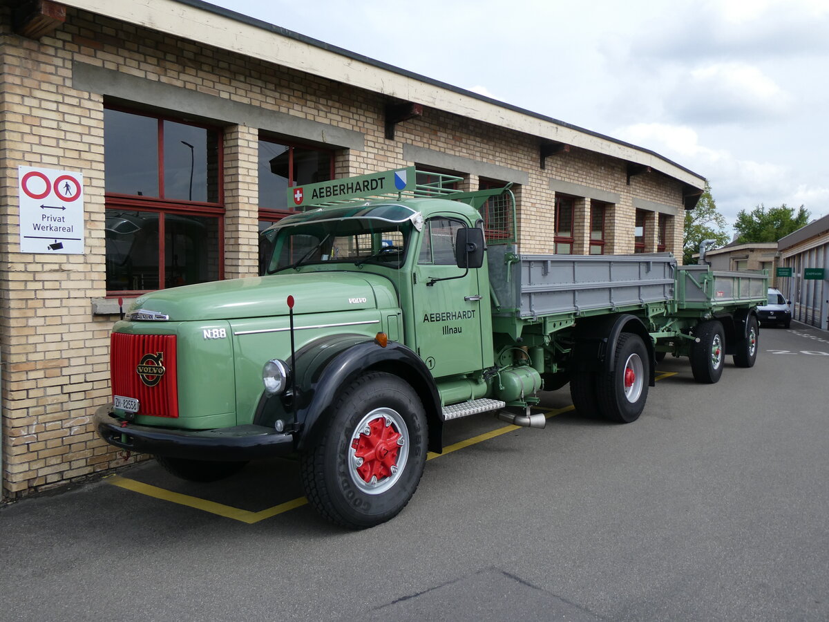 (262'049) - Aeberhardt, Illnau - Nr. 1/ZH 82'558 - Volvo am 4. Mai 2024 in Attikon, Wegm�ller