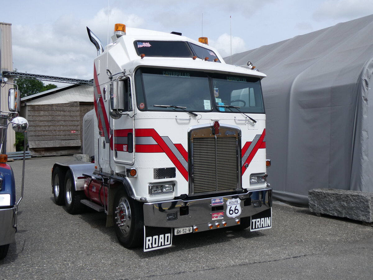 (262'081) - Kenworth - SH 52 U - am 4. Mai 2024 in Attikon, Wegm�ller