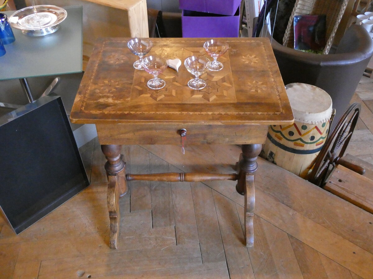 (264'902) - Altes Tischm�beli am 20. Juli 2024 in Matten bei Interlaken