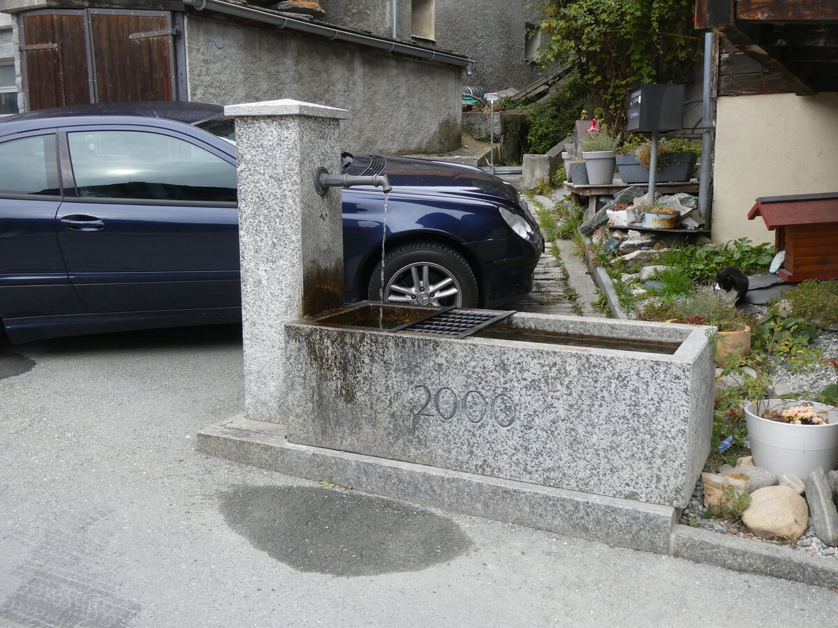 (267'743) - Brunnen von 2000 am 6. Oktober 2024 in Mund