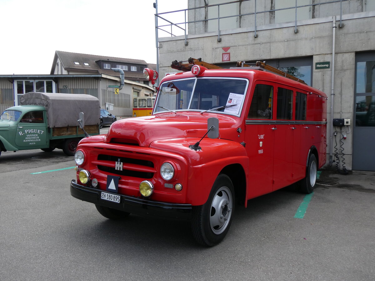(274'565) - Lise - Nr. 7/ZH 180'895 - IH (ex Feuerwehr, St�fa) am 3. Mai 2025 in Attikon, Wegm�ller