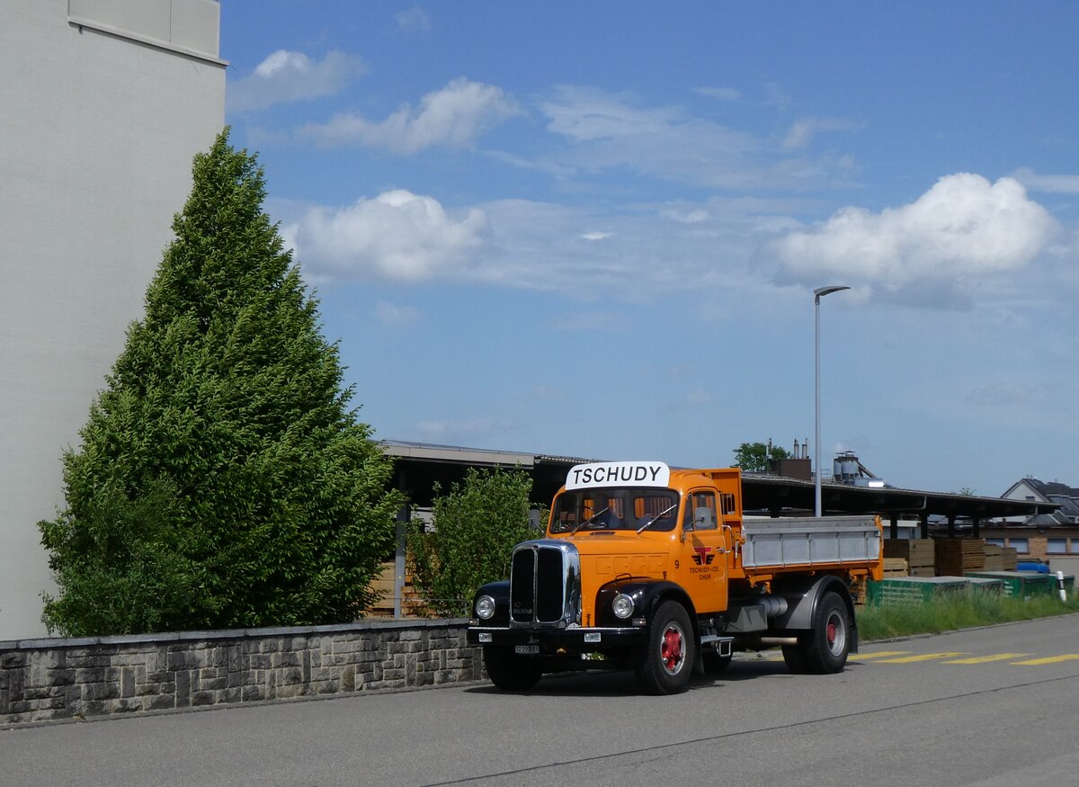 (274'583) - Tschudy, Chur - Nr. 9/SZ 200'018 - Berna am 3. Mai 2025 beim Bahnhof Rickenbach-Attikon