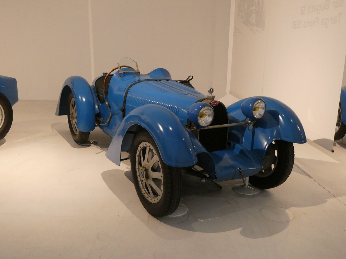 (274'802) - Bugatti am 6. Mai 2025 in Mulhouse, Collection Schlumpf