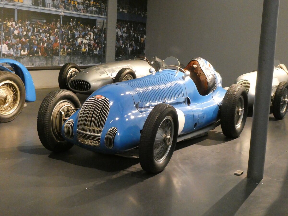 (274'804) - Bugatti am 6. Mai 2025 in Mulhouse, Collection Schlumpf