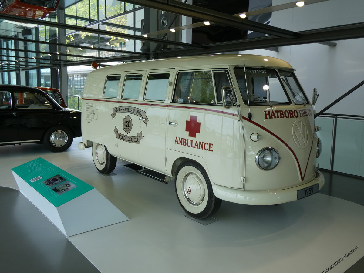 (274'887) - VW-Bus - Jahrgang 1959 - am 7. Mai 2025 in Wolfsburg, Autostadt