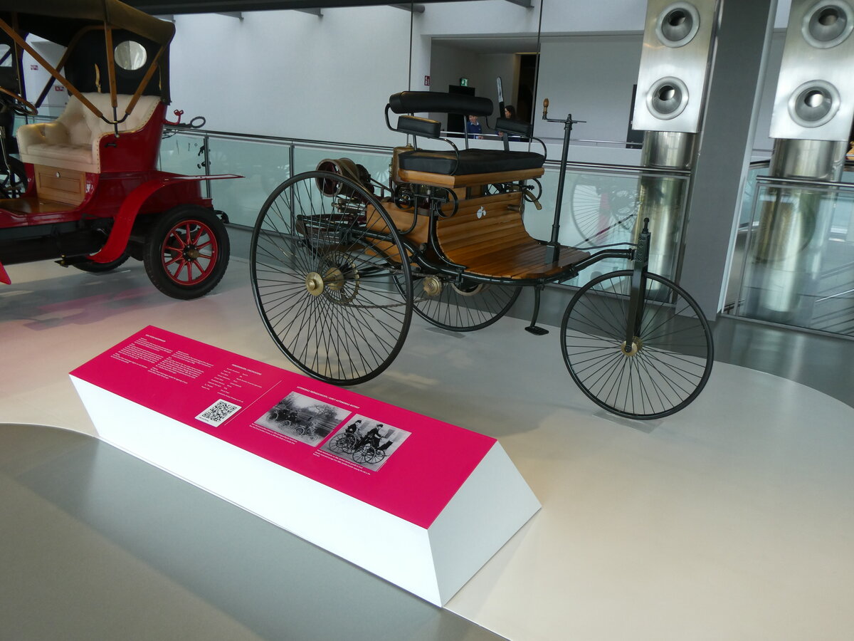 (274'904) - Benz am 7. Mai 2025 in Wolfsburg, Autostadt (Nachbildung)