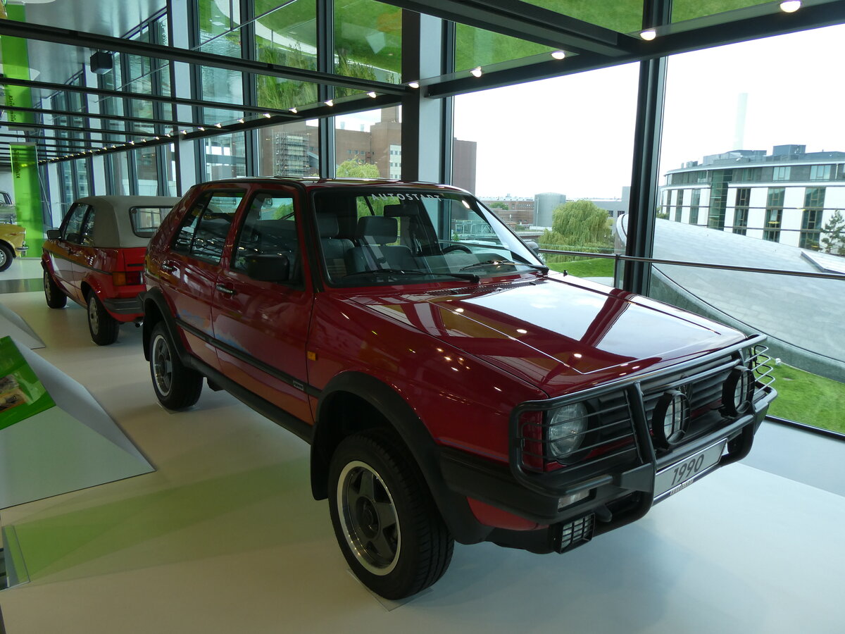 (274'913) - VW-Golf - Jahrgang 1990 - am 7. Mai 2025 in Wolfsburg, Autostadt