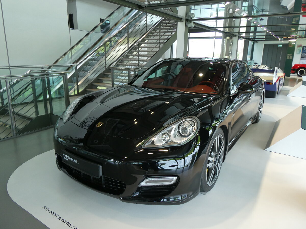 (274'928) - Porsche am 7. Mai 2025 in Wolfsburg, Autostadt