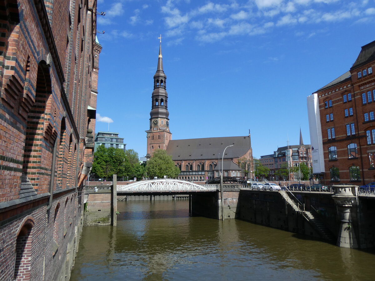 (275'054) - Katharinen Kirche am 8. Mai 2025 in Hamburg