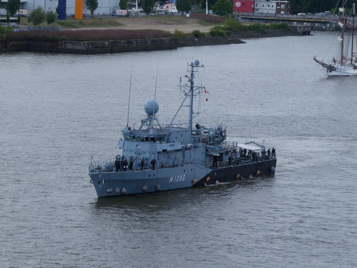 (275'064) - Schiff auf der Elbe am 8. Mai 2025 in Hamburg