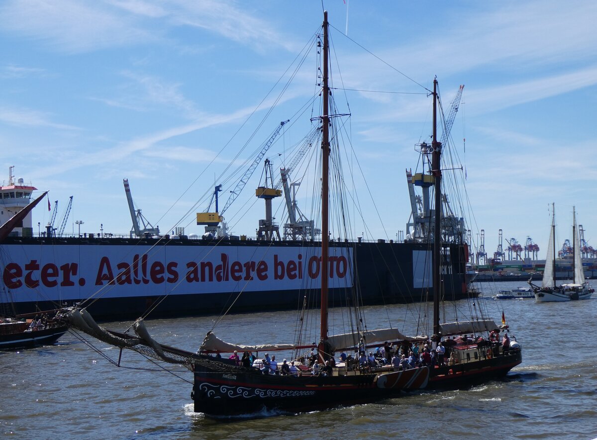(275'305) - 836. Hafengeburtstag mit Schiffsparade am 9. Mai 2025 auf der Elbe in Hamburg