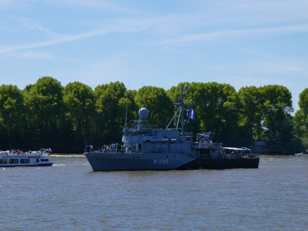 (275'321) - 836. Hafengeburtstag mit Schiffsparade am 9. Mai 2025 auf der Elbe in Hamburg