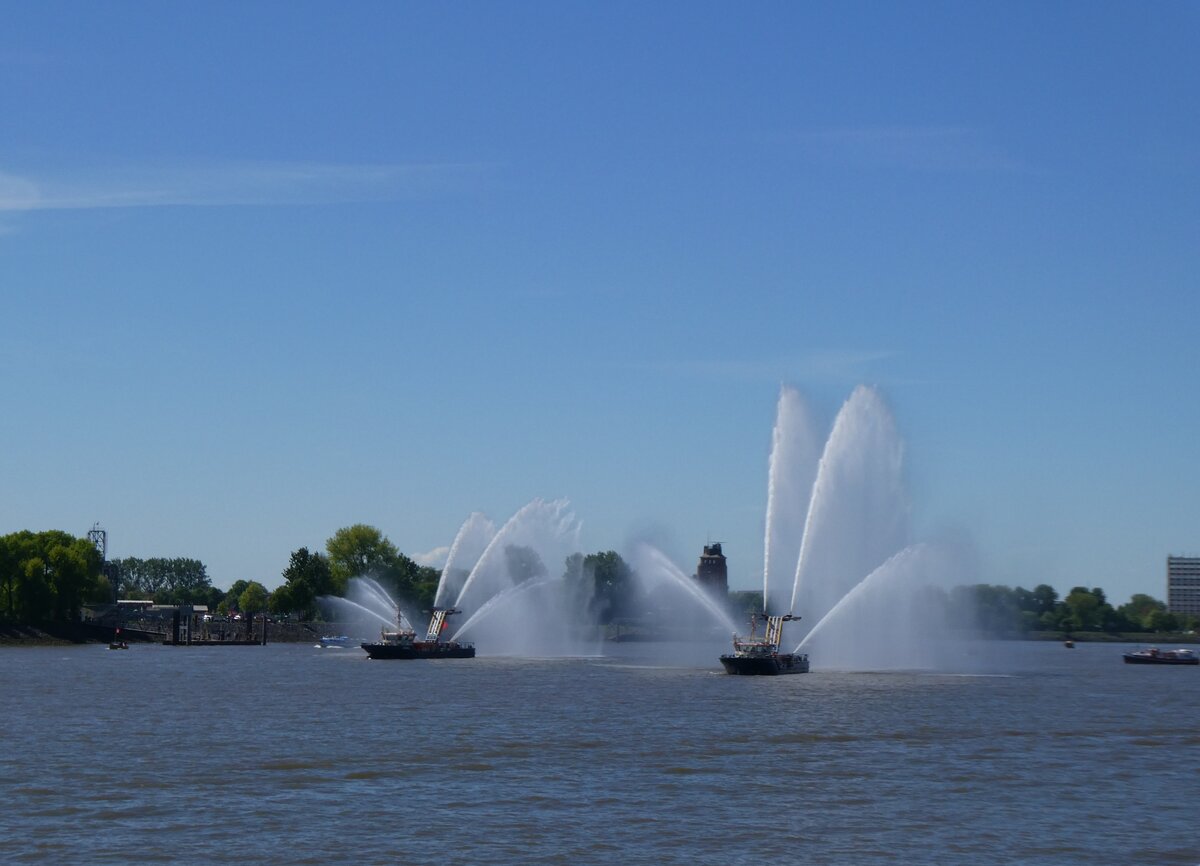 (275'325) - 836. Hafengeburtstag mit Schiffsparade am 9. Mai 2025 auf der Elbe in Hamburg