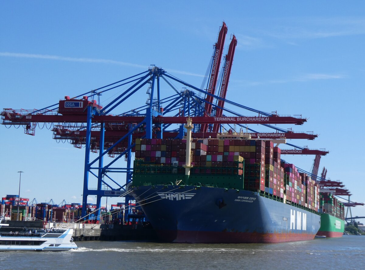 (275'328) - 836. Hafengeburtstag mit Schiffsparade am 9. Mai 2025 auf der Elbe in Hamburg