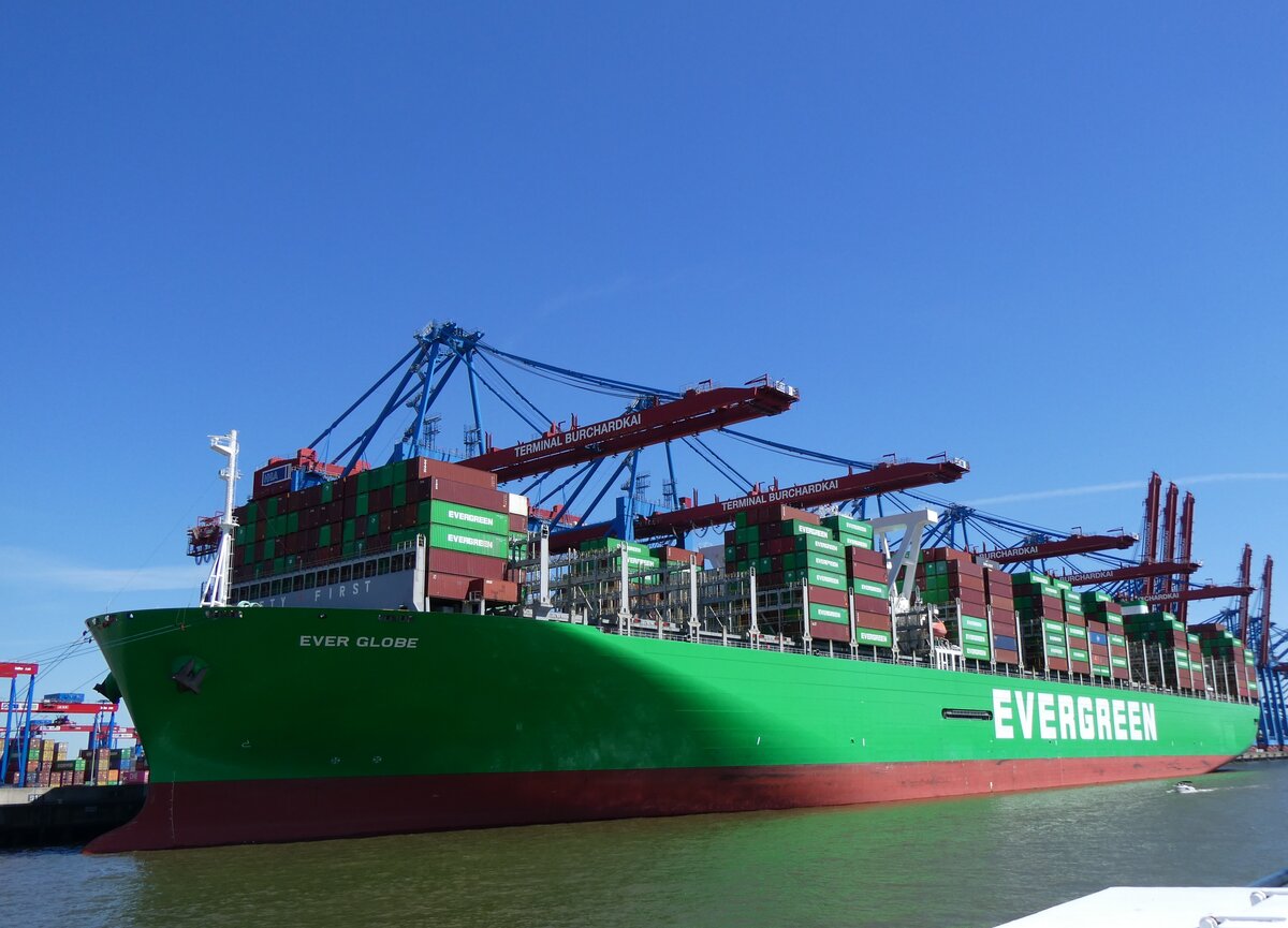 (275'330) - 836. Hafengeburtstag mit Schiffsparade am 9. Mai 2025 auf der Elbe in Hamburg