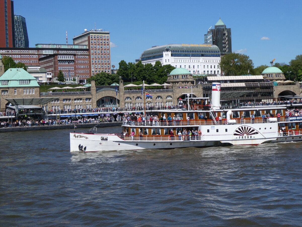 (275'338) - 836. Hafengeburtstag mit Schiffsparade am 9. Mai 2025 auf der Elbe in Hamburg