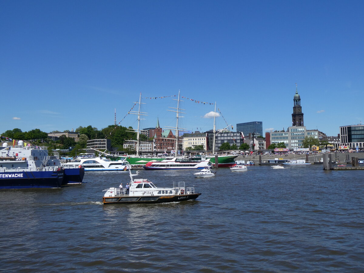 (275'341) - 836. Hafengeburtstag mit Schiffsparade am 9. Mai 2025 auf der Elbe in Hamburg